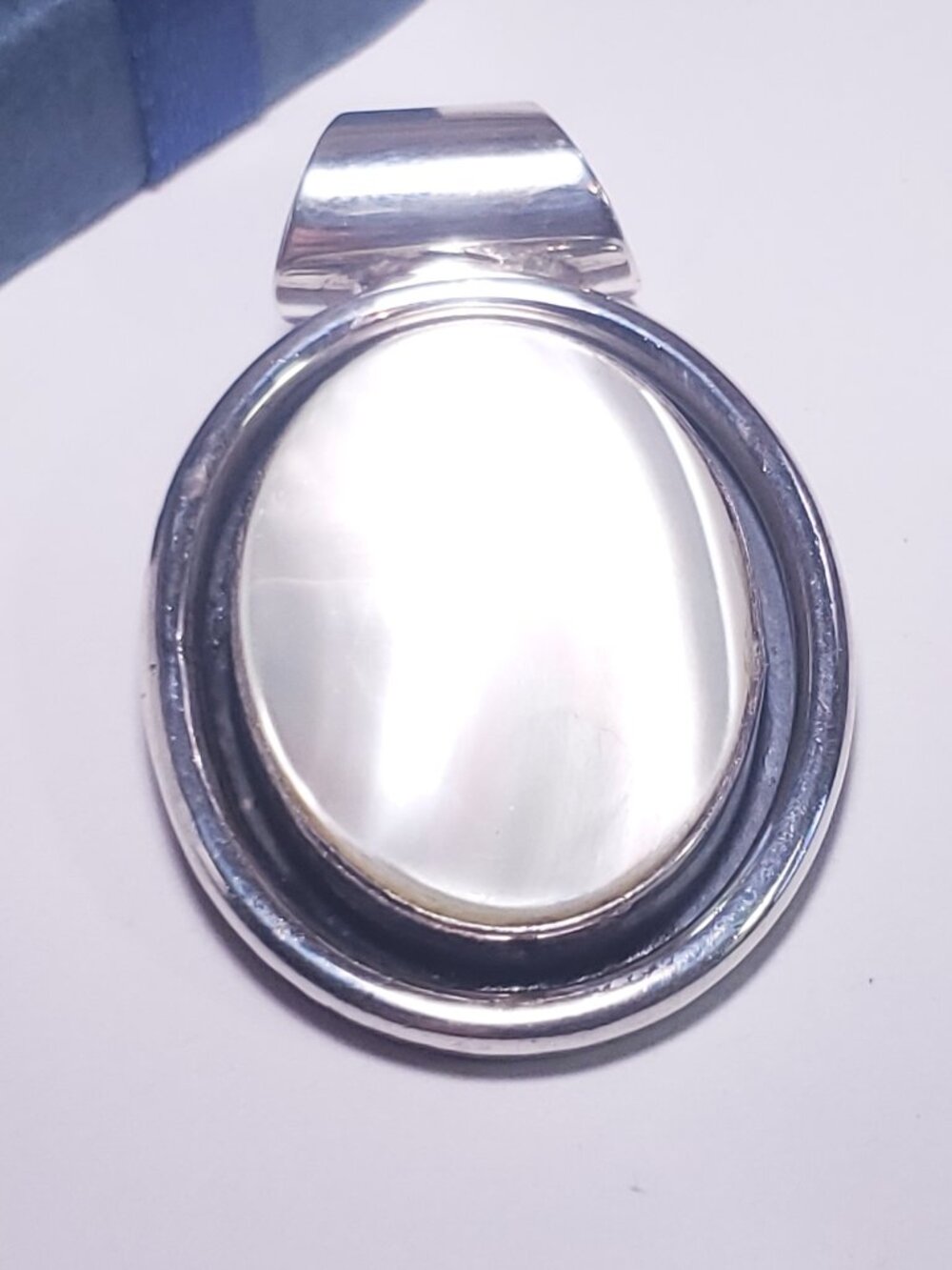 Estate 1 1/2" X 1 3/16"Oval Natural Mother of Pearl Sterling Mexico Pendant24591